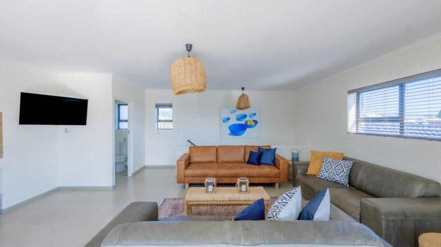 4 Bedroom Property for Sale in Struisbaai Western Cape